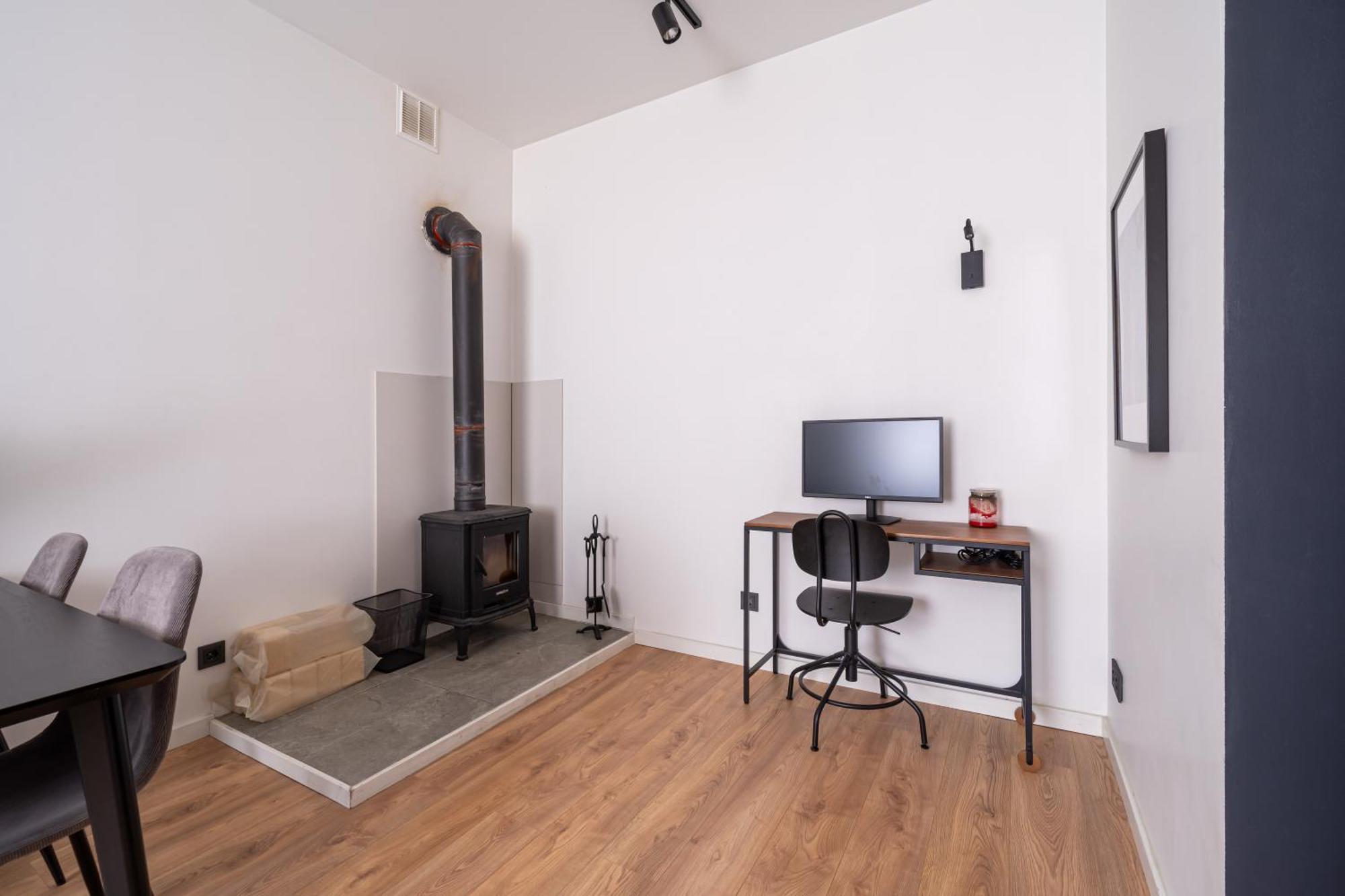 Lienes Iela Gem 1Br Apartment With Fireplace In Historic Unesco Center Riga Exterior foto
