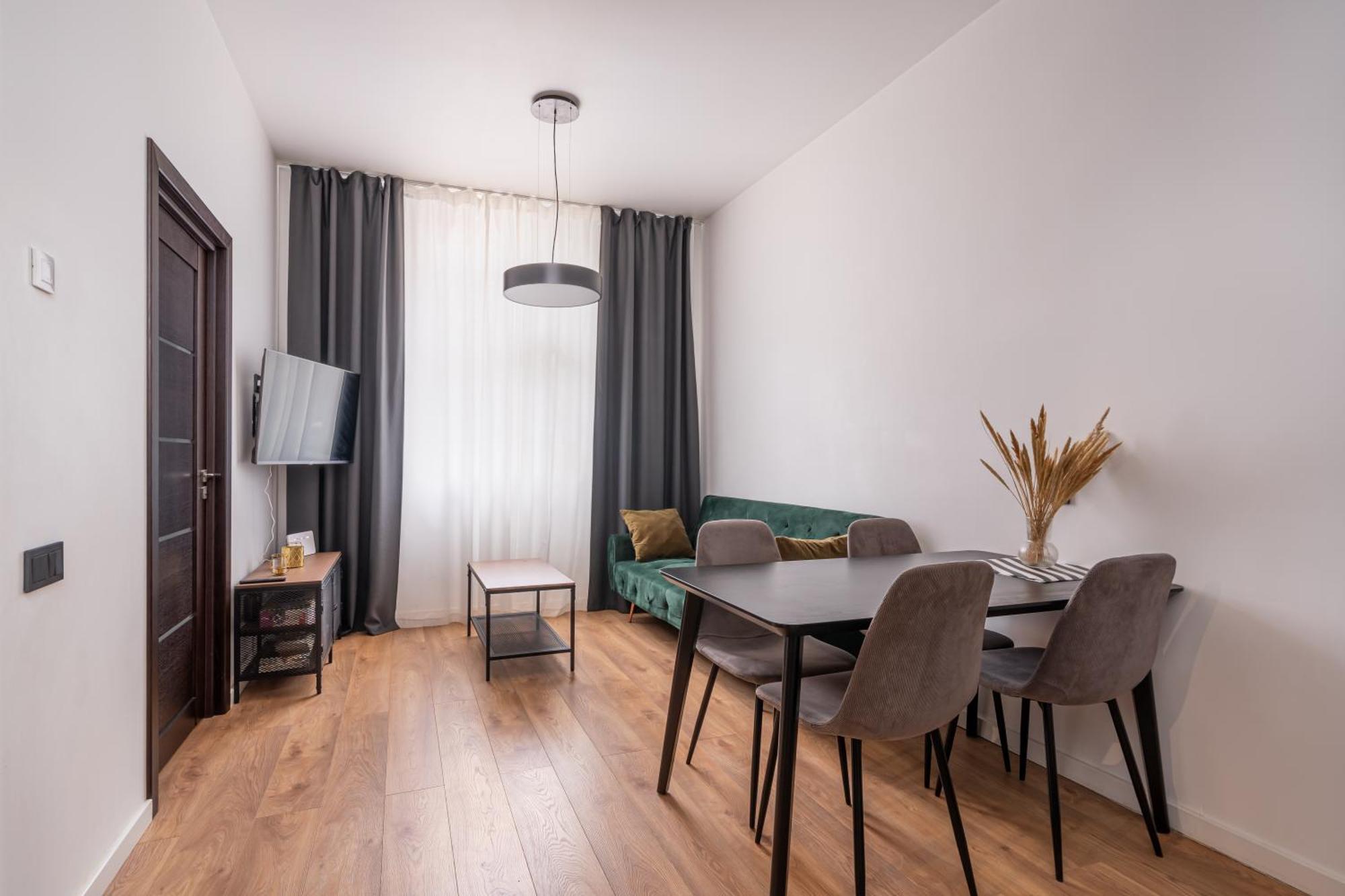 Lienes Iela Gem 1Br Apartment With Fireplace In Historic Unesco Center Riga Exterior foto